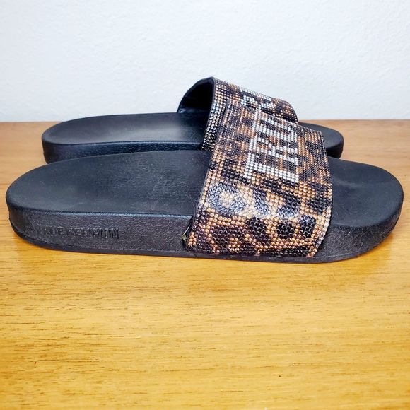 True Religion Leopard Flip Flops Slides Bedazzled Bling Rhinestone Slippers SZ 6 - Picture 1 of 7